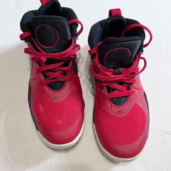 Nike Team Hustle D9 Basketball Sneakers Red & Black - Picture 9 of 10